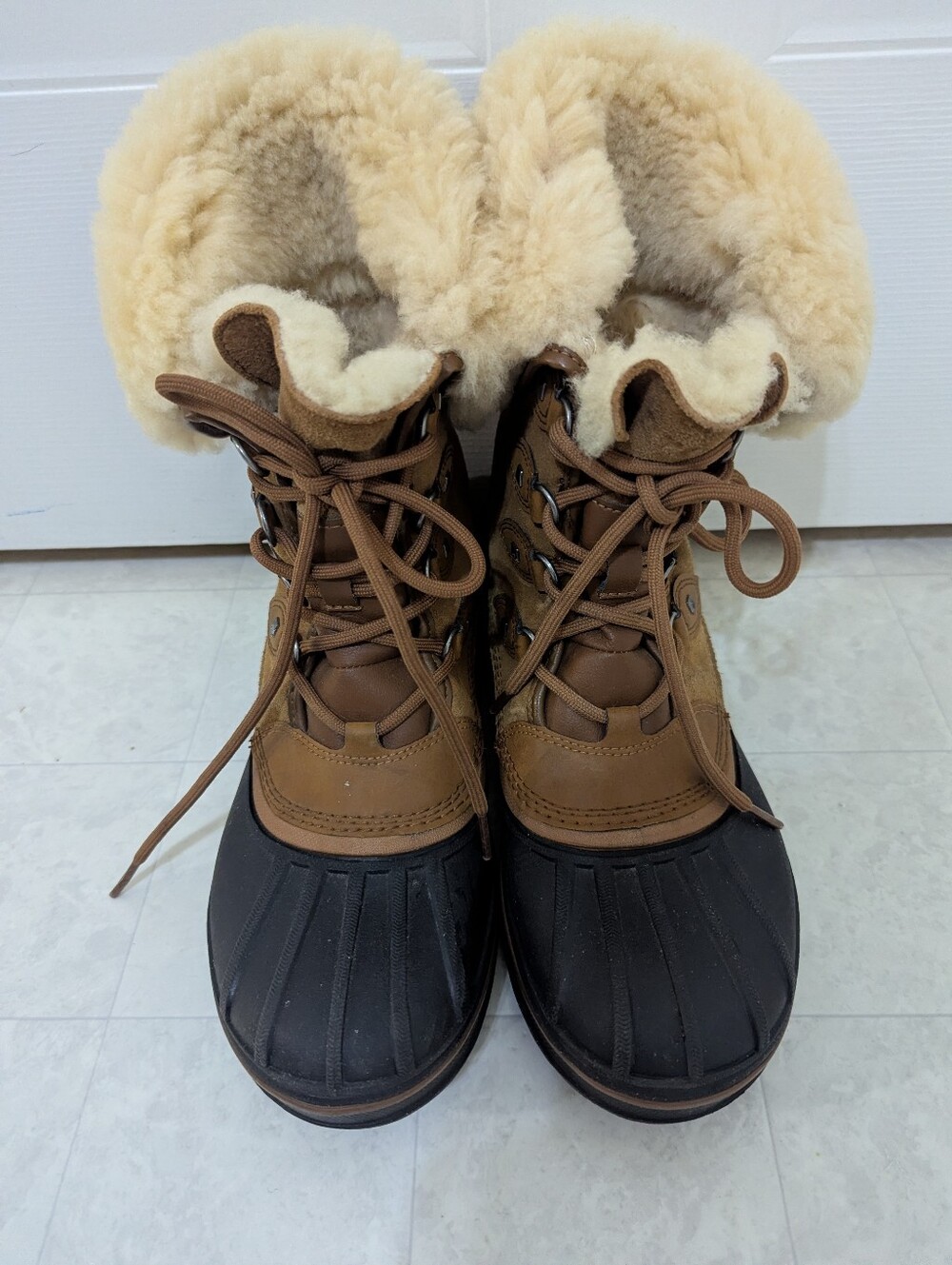 Crocs AllCast II Luxe Waterproof Winter Boots - Shearling Lined - Women Size 9